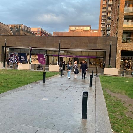 Luxury Riverside Apt With Easy Access To Central London, O2, Excel Centre And Parking Esterno foto
