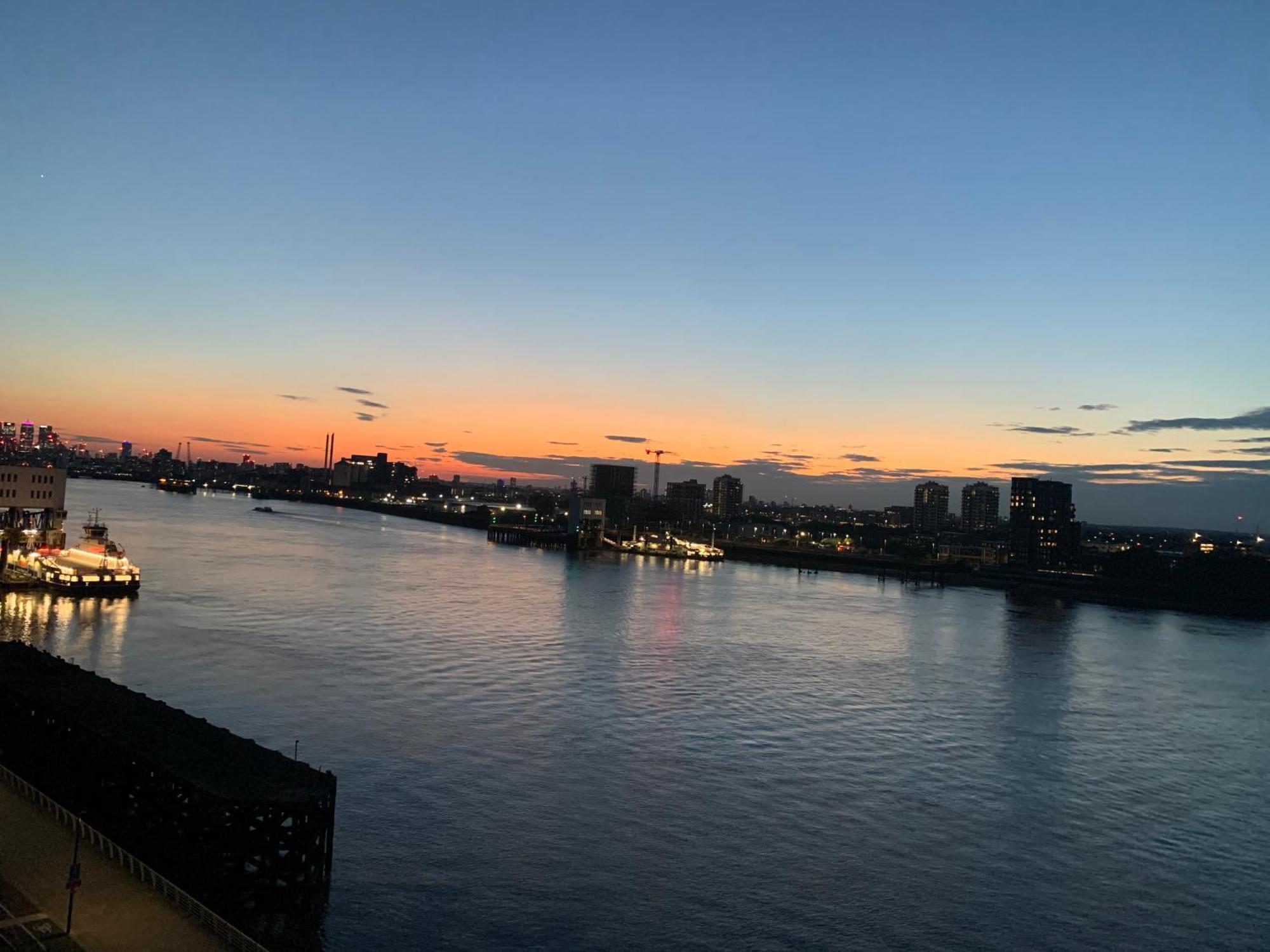 Luxury Riverside Apt With Easy Access To Central London, O2, Excel Centre And Parking Esterno foto